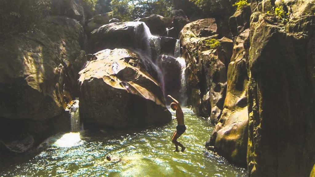 cliff jumping Nha Trang