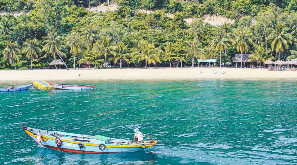 Cham Island beach