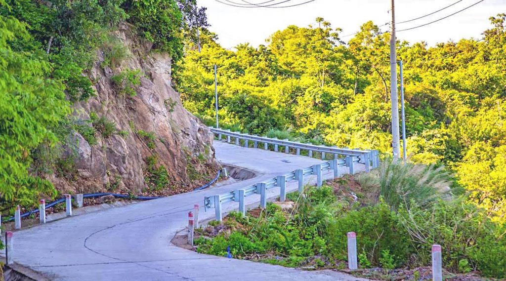 Cham Island road