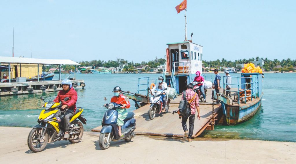 ferry to Tam Hai Island