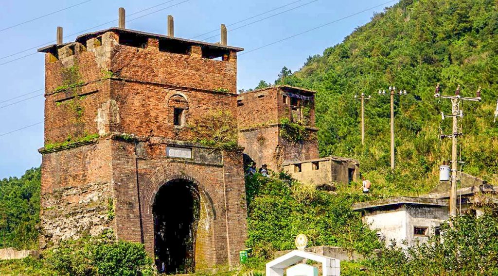 old gate at Hai Van Pass