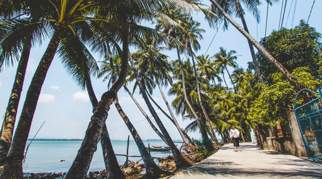 road on Tam Hai Island