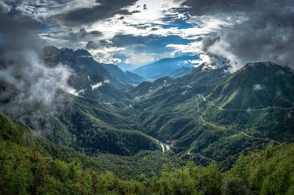 Mountain view over Tram Ton Pass near Sapa