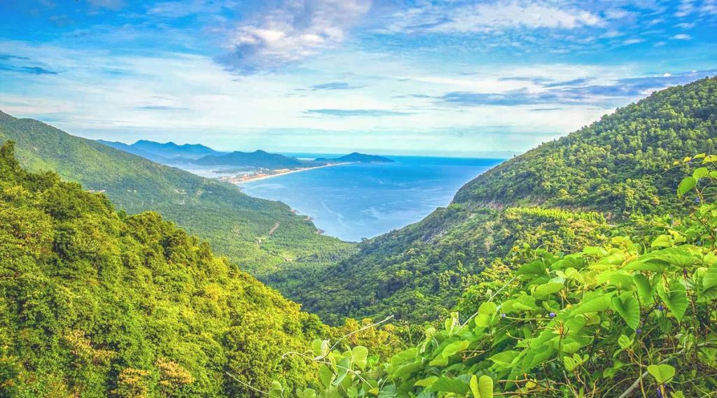 viewpoint Hai Van Pass