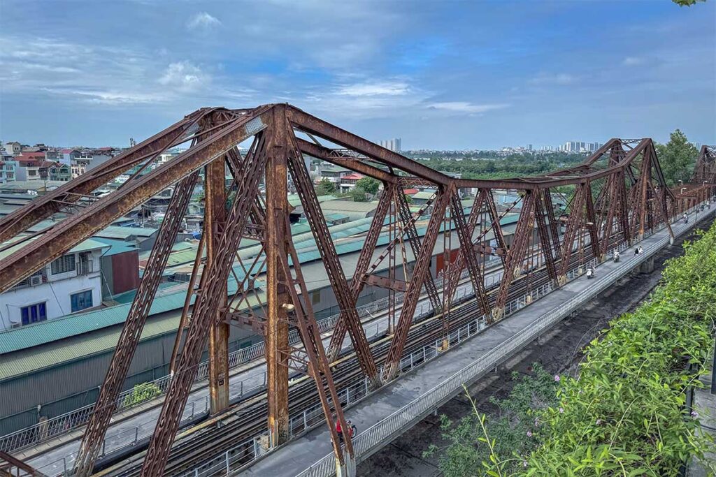 The view from Bridge Coffe over Long Bien Bridge