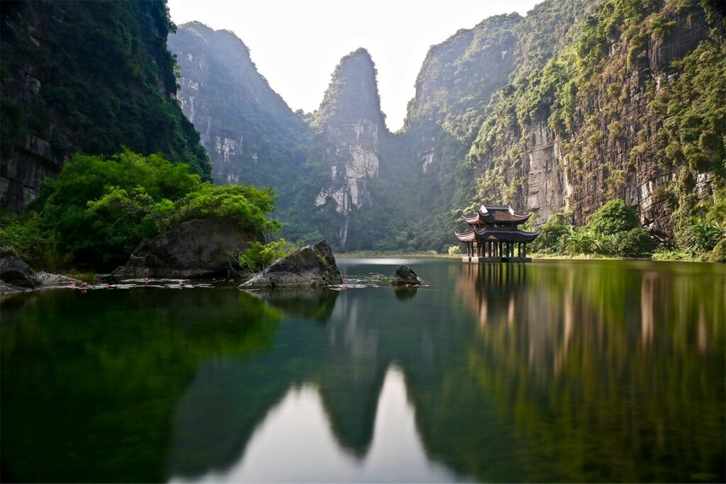 Trang An boat trip