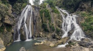 Go Lao Waterfall in Mai Chau