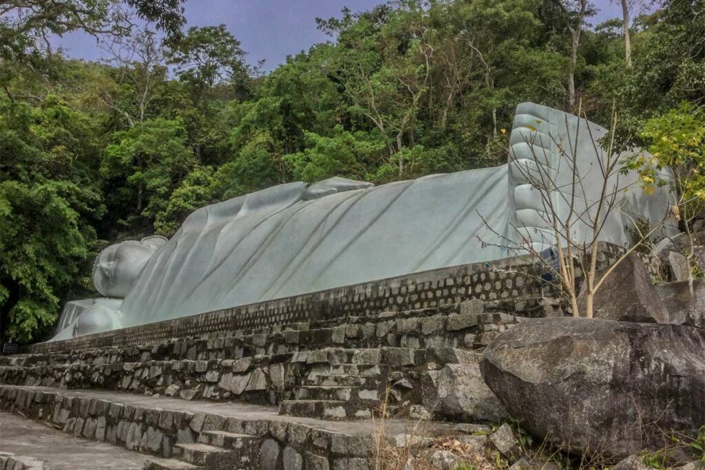 reclining Buddha at the Ta Cu mountain