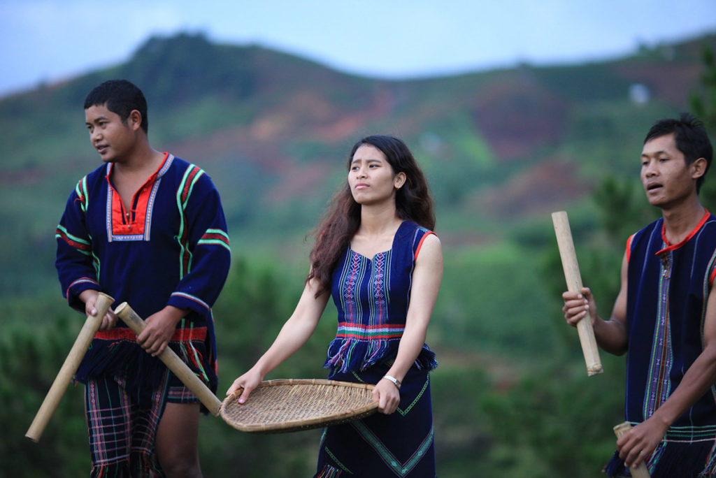 K'Ho minority Dalat Langbiang mountain