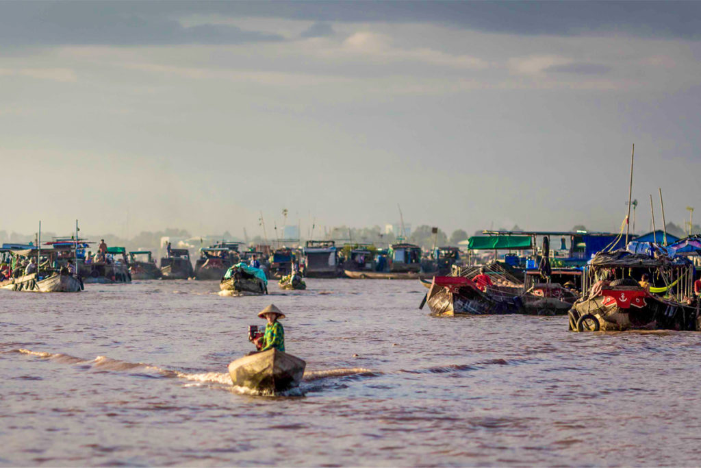 Long Xuyen Floating Market