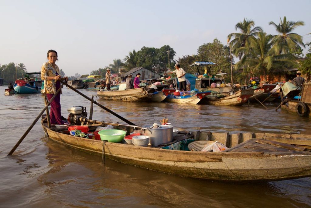 Phong Dien floating market