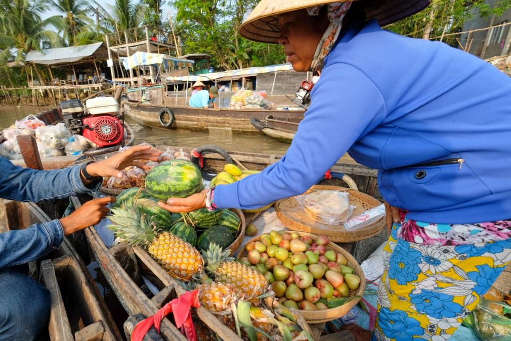 Phong Dien floating market