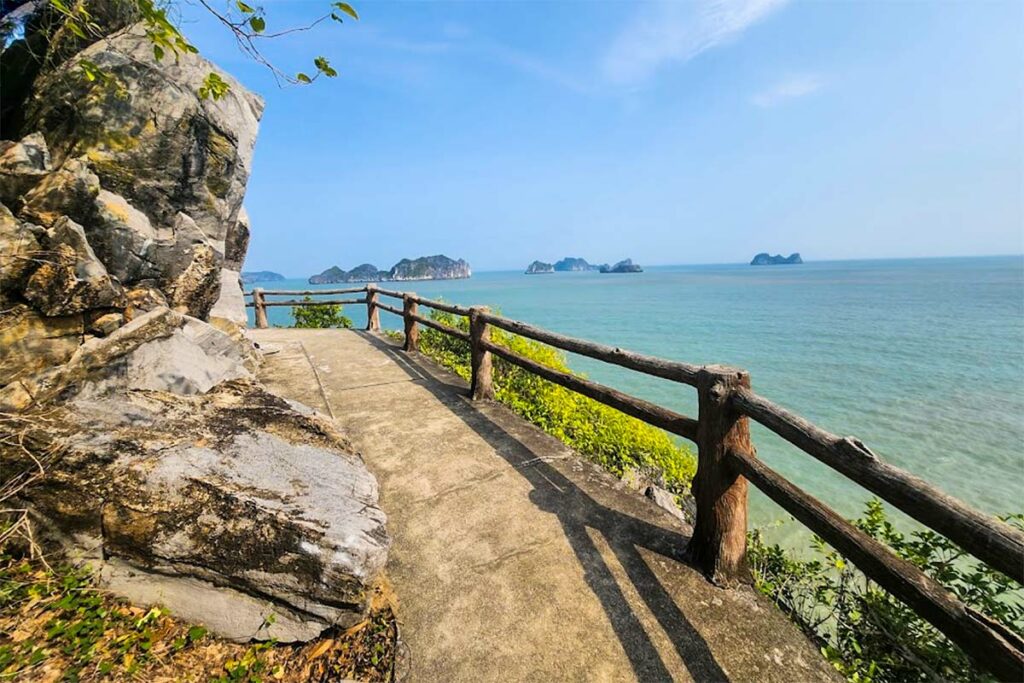 Rock trail on Cat Ba Island