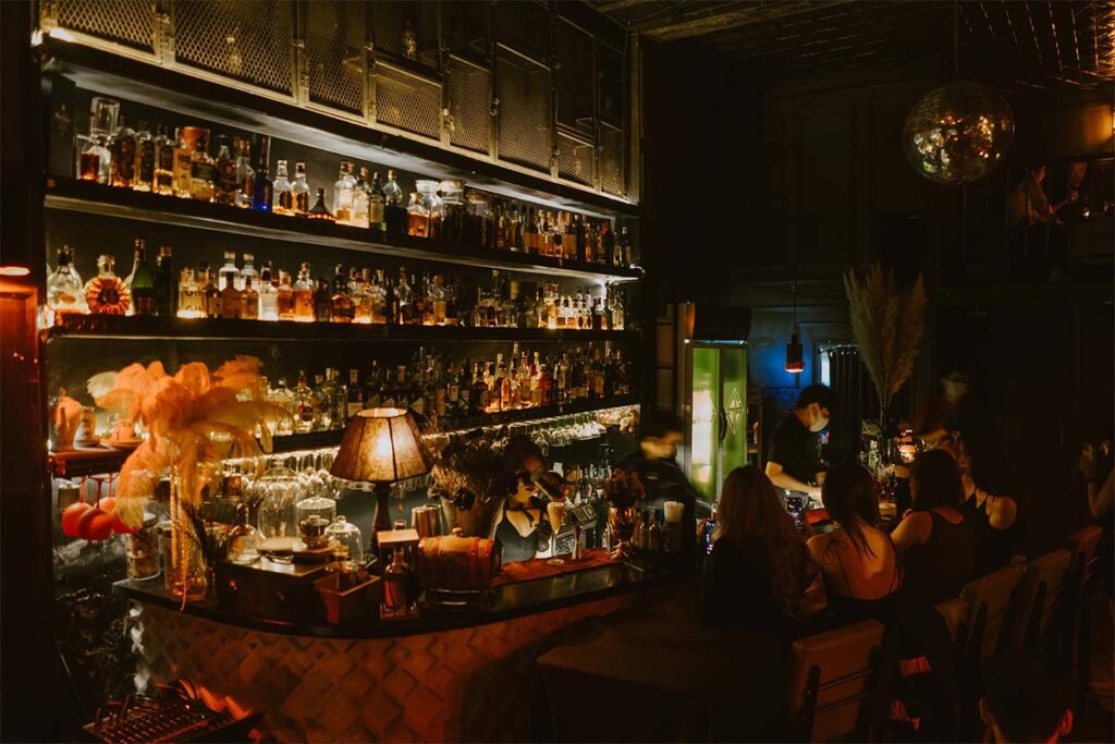 Snuffbox bar in Ho Chi Minh City