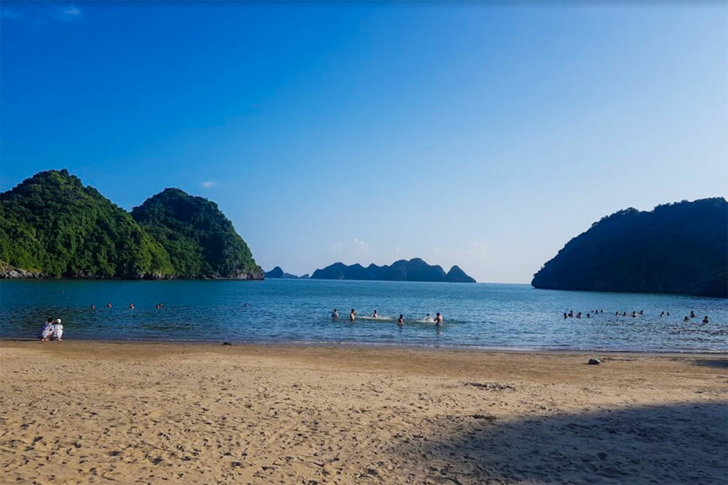 Tung Thu Beach on Cat Ba Island