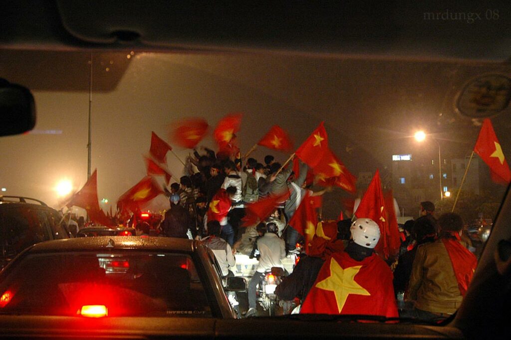 foothball fans in Vietnam