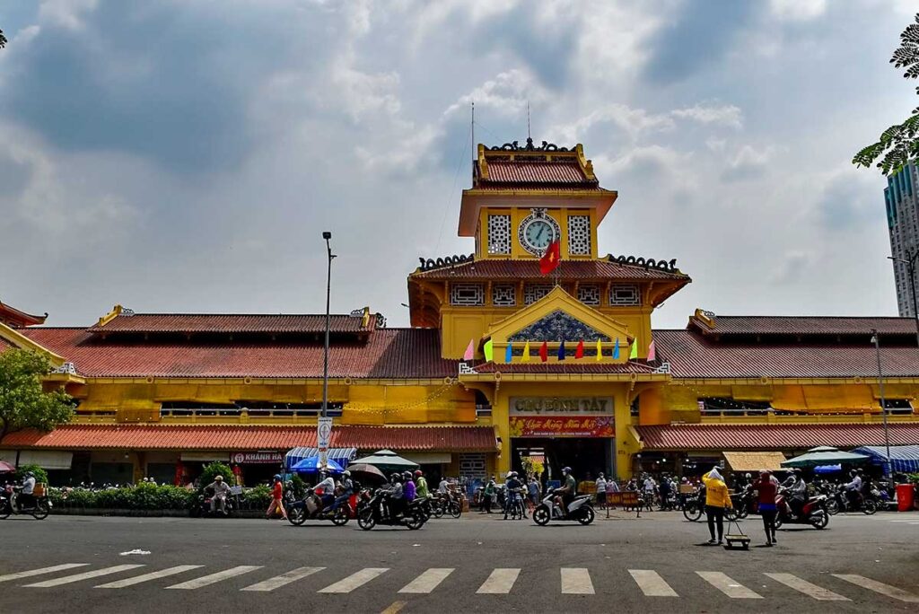 Binh Tay Market