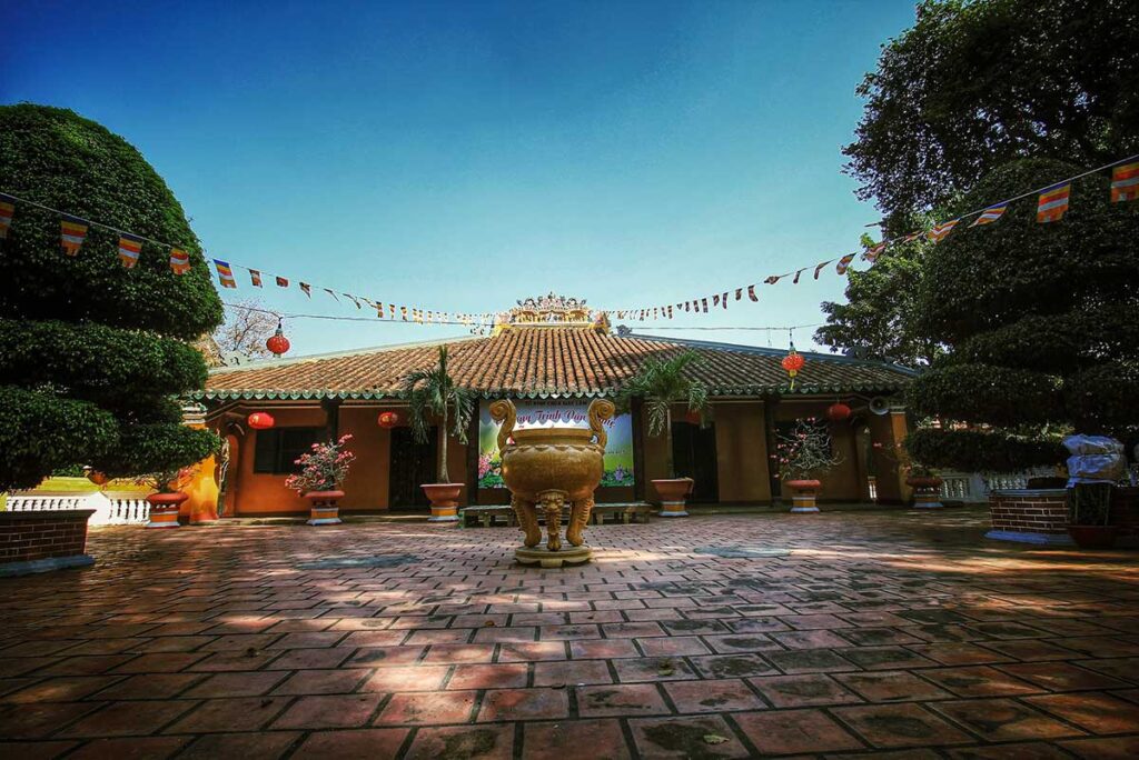 Giac Lam Pagoda main structure