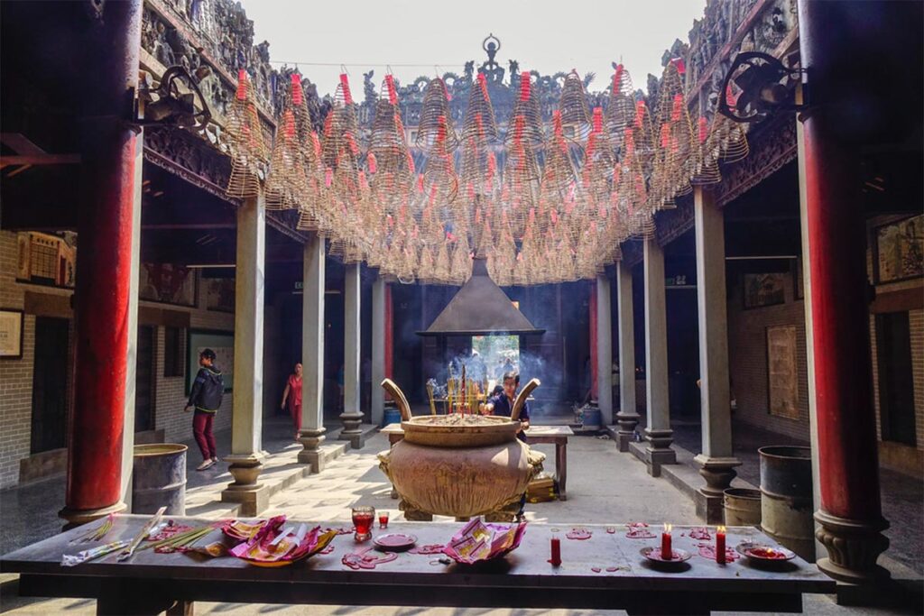 Jade Emperor Pagoda main hall