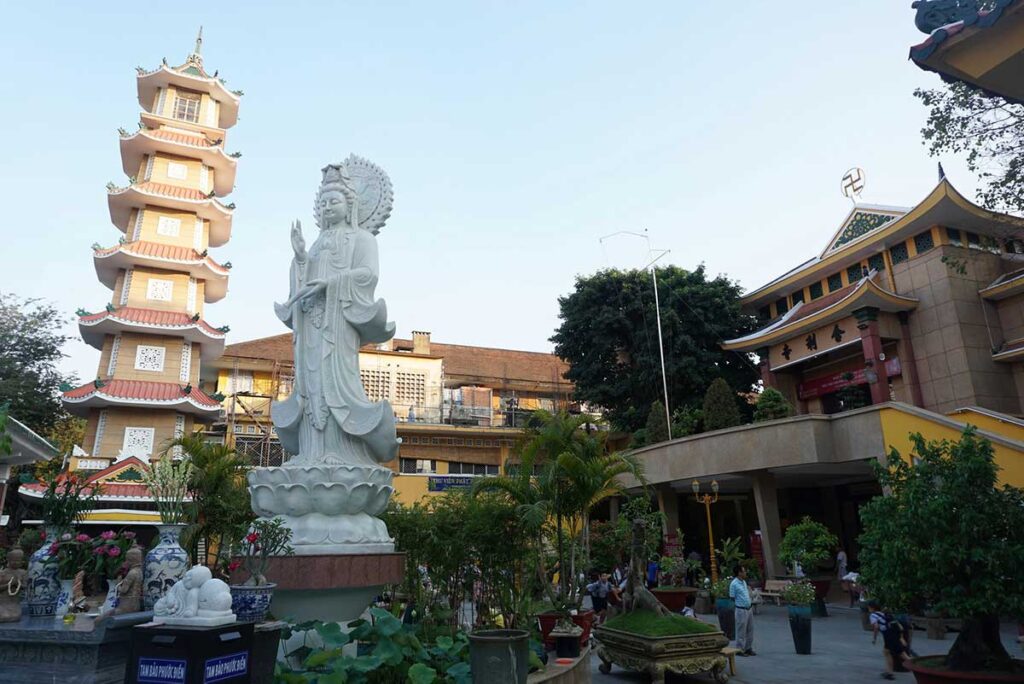 Xa Loi Pagoda