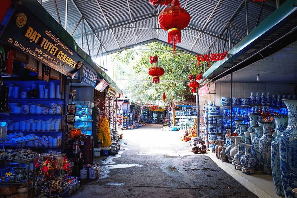 shop selling pottery at Bat Trang Ceramic Village 