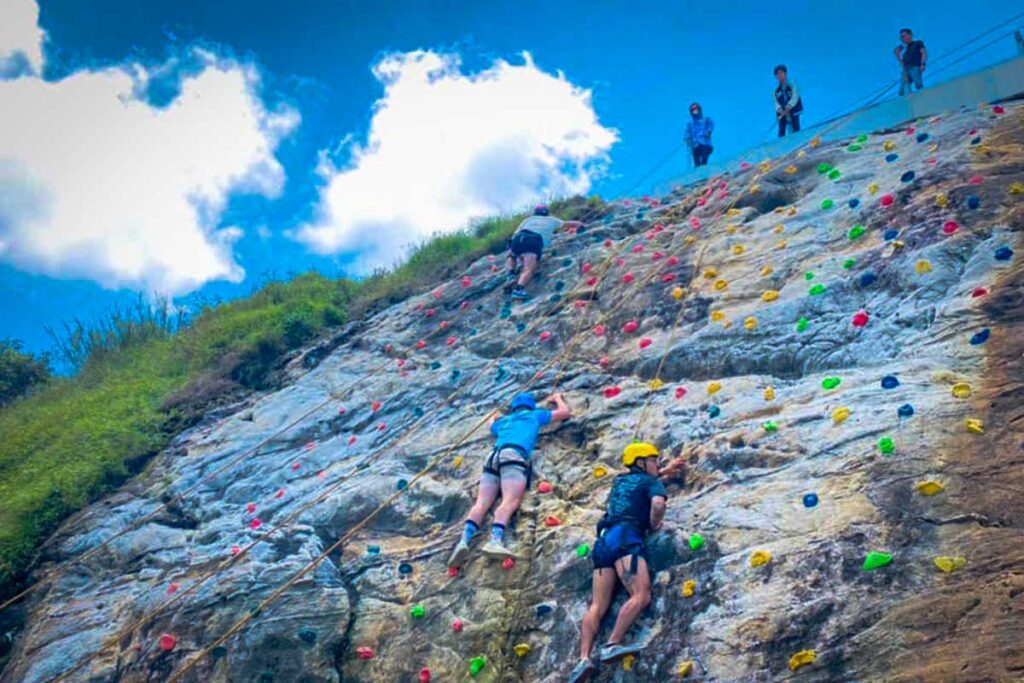 rock climbing at Cau Kinh Rong May amusement park