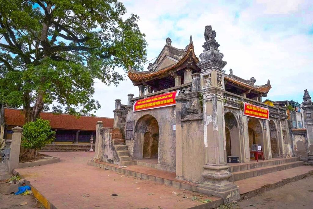 Chuong Village Communal House, also known as Lang Chuong Temple, built in 1894