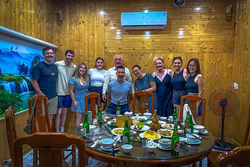 A group of tourist at Hung Ha Noi Snake Restaurant 