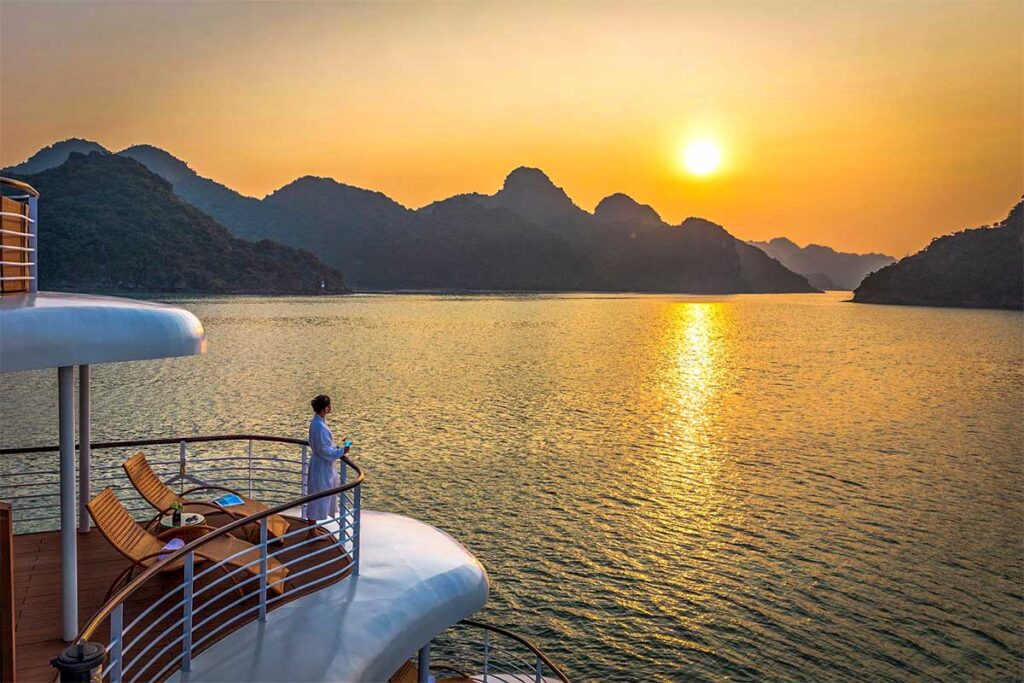 Luxury cruise in Halong Bay