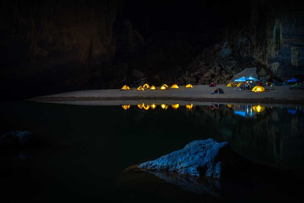 Campsite inside Hang En Cave