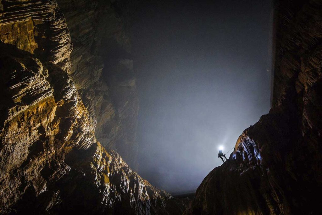 The Great Wall of Vietnam in Hang Soon Dong Cave