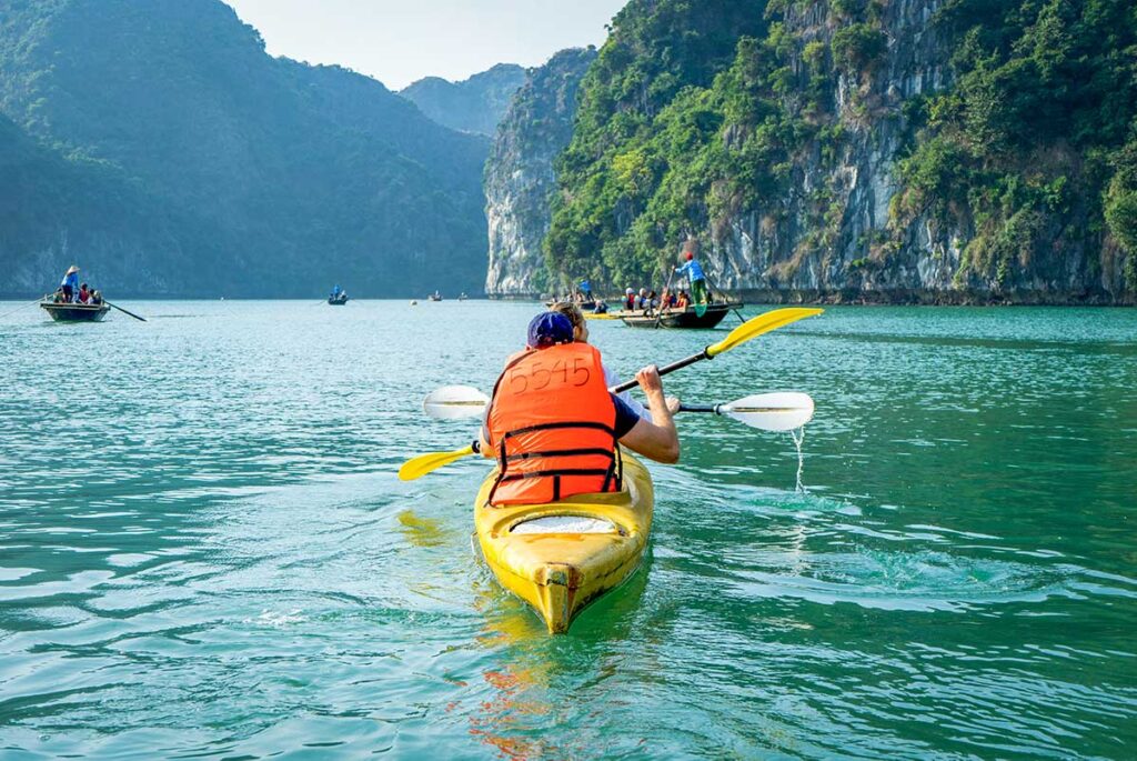 Kayaking in Lan Ha Bay