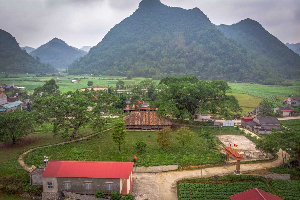 Nong Luc Communal House in Bac Son Valley