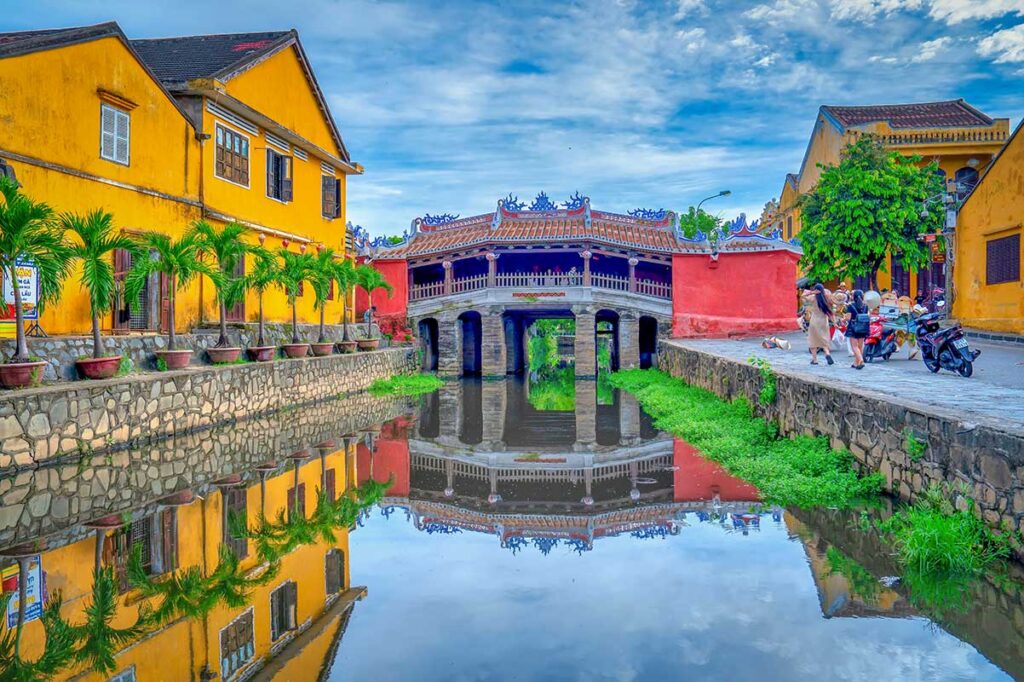 The Japanese Covered Bridge, Hoi An’s most iconic landmark and one of the top things to see in Hoi An Ancient Town.