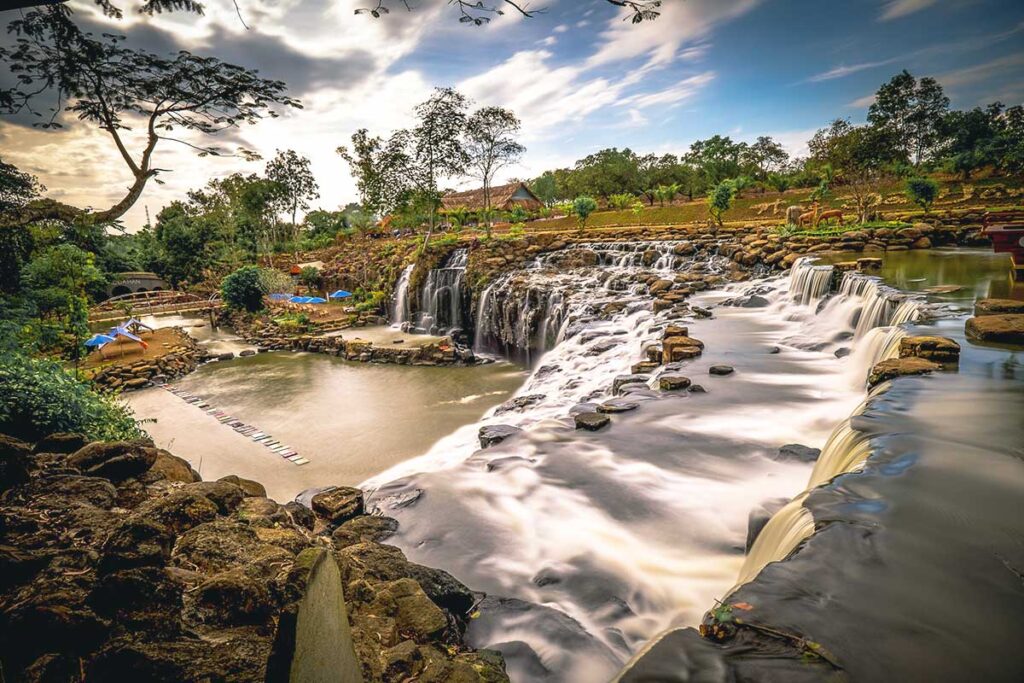 Da Han Waterfall in Dong Nai