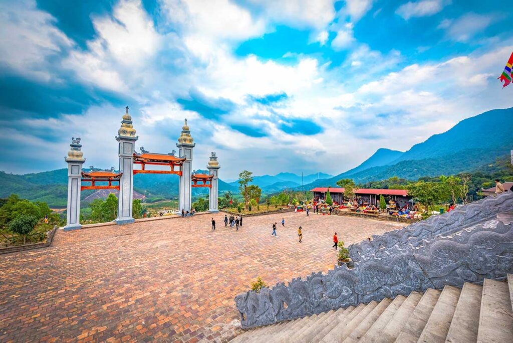 Tay Yen Tu Pagoda