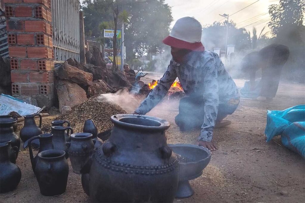  Yang Tao Ancient Pottery Village