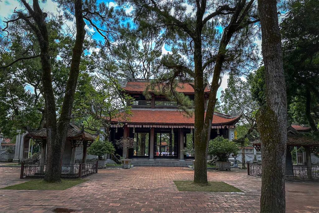 The three entrance gate of Con Son Pagoda