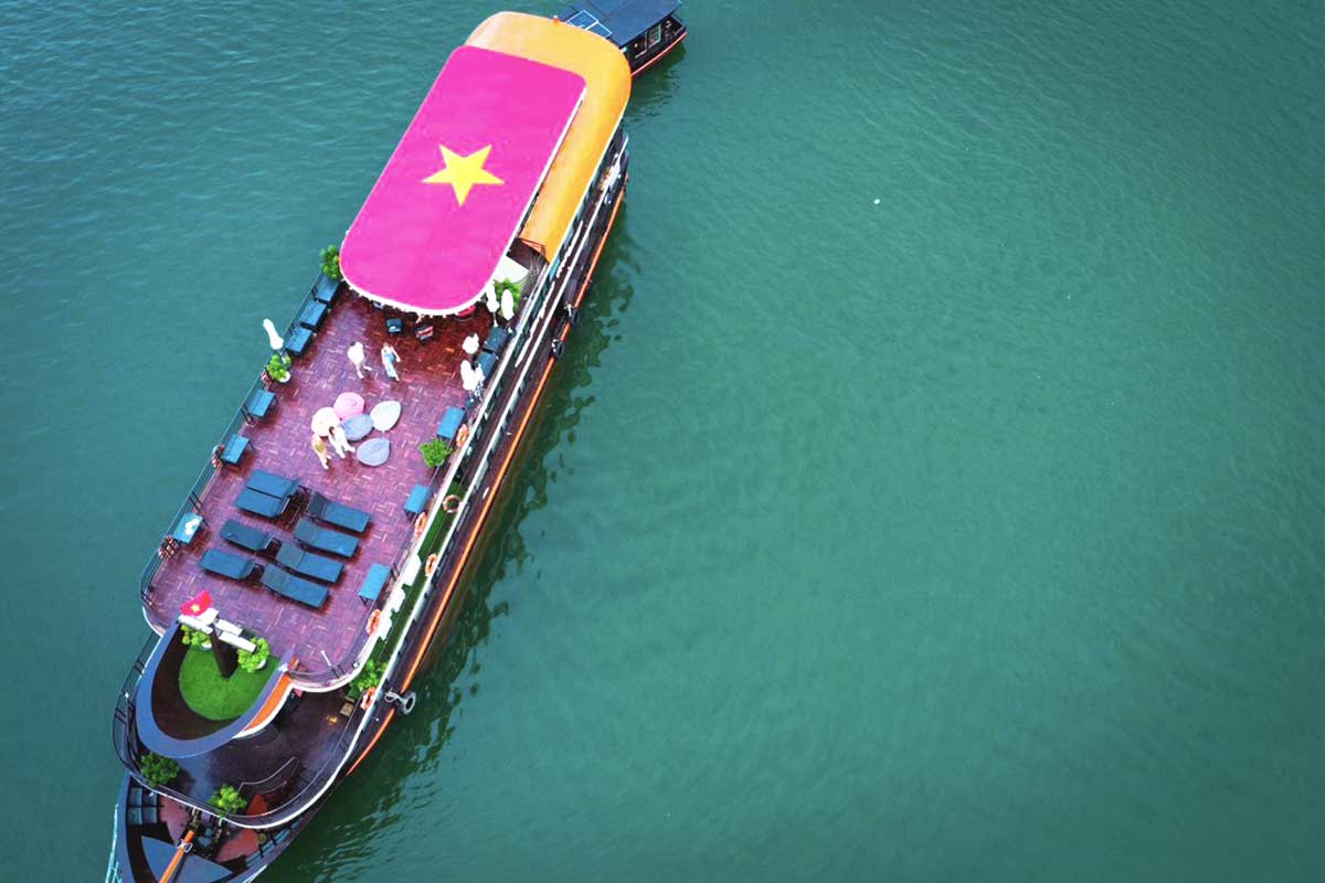 Panoramic view of the Cozy Boutique Cruise