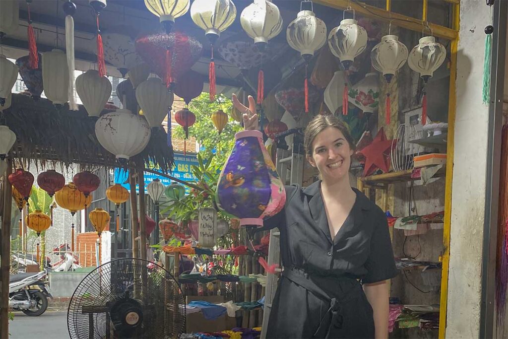 Tourist finished her lantern after building it at the Tien Vong Pho Lantern making class in Hoi An