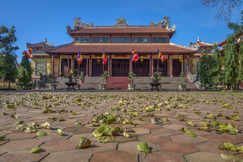 The main hall of Tu Dam Pagoda