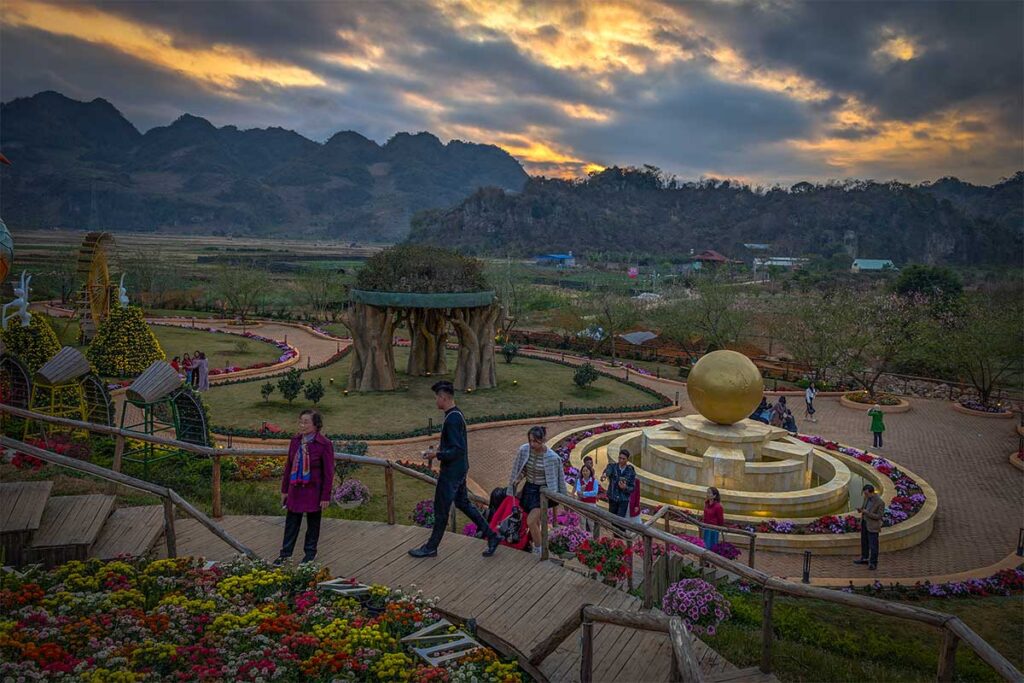 A kitchie set up with photo props and fountains at Ban Ang Pine Forest