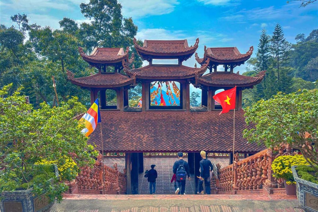 The gate on the mountain of Tay Thien Pagoda