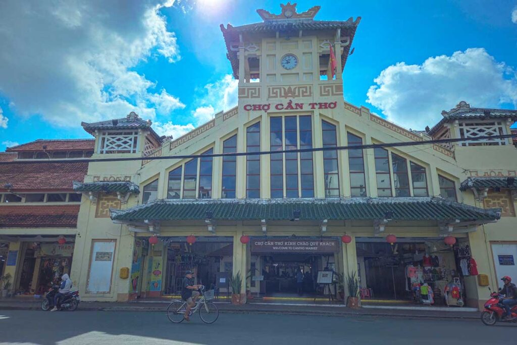 The front exterior of Can Tho Market building