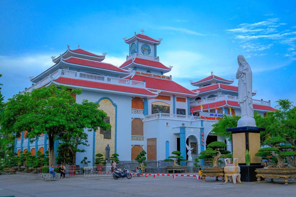 Exterior of Tac Say Pilgrimage Center