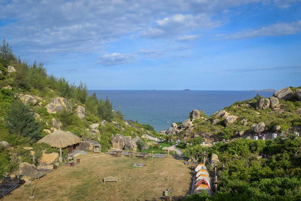 Trung Luong Beach, Binh Dinh: camping area above a pocket cove with wide sea views and coastal trails.