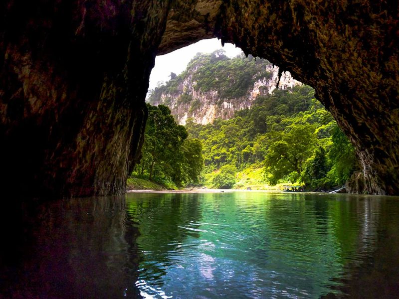 ba be lake cave 1 Huge cave opening of Puong Cave in Ba Be National Park