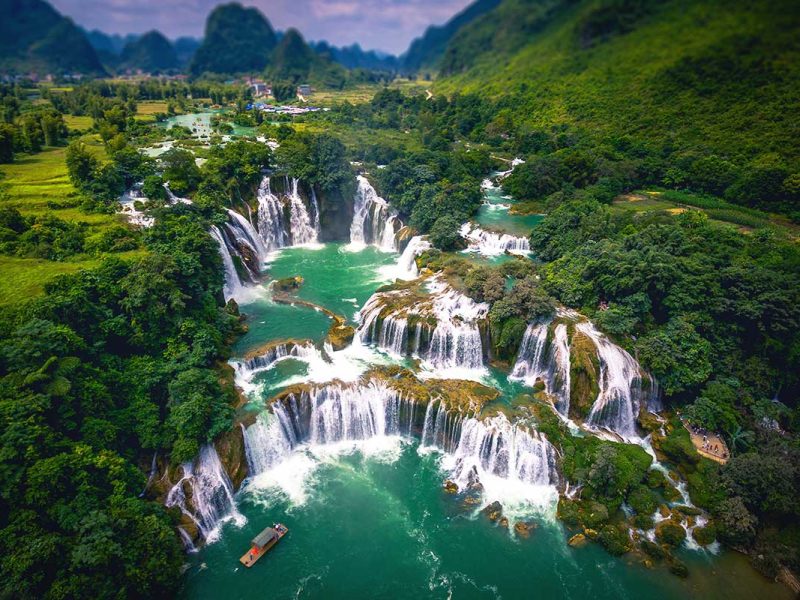 ban gioc waterfall 1 View of Ban Gioc Waterfall, one of the most beautiful natural highlights of Vietnam.