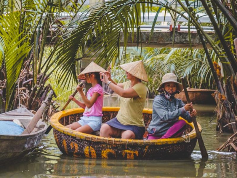 basket boat tour hoi an basket boat tour in Hoi An