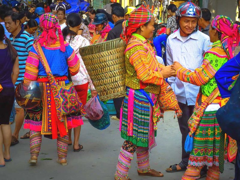 hoang su phi market 1 Colourful ethnic people at the Hoang Su Phi Market